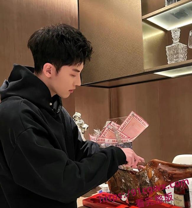 抖音千万网红郑燕姿官宣怀孕之际男友韩亿被骂上热搜！曝出男友黑料出轨开房内射女生引发矛盾！-5