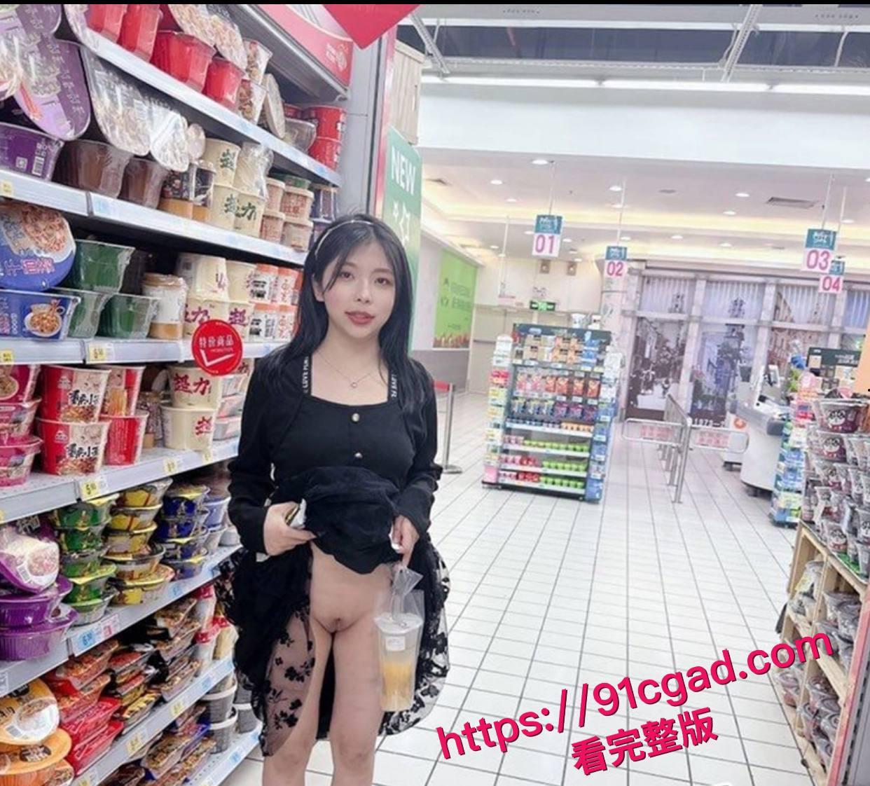 李子玉 被男友开发调教 变成爱户外露出的骚货母狗 口交舔脚变态玩法！-2