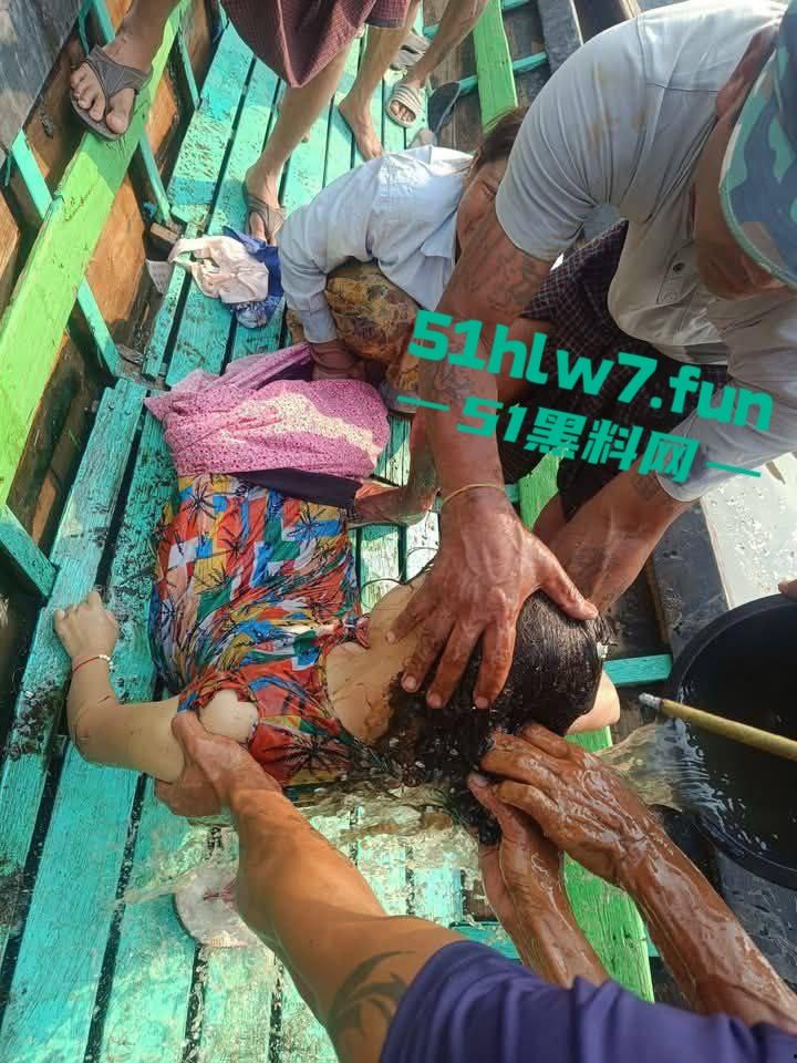 缅甸7.7级震后中国救援队紧急出手仍有众多受难者被压，高温湿臭蚁虫霍乱惨如地狱。-10