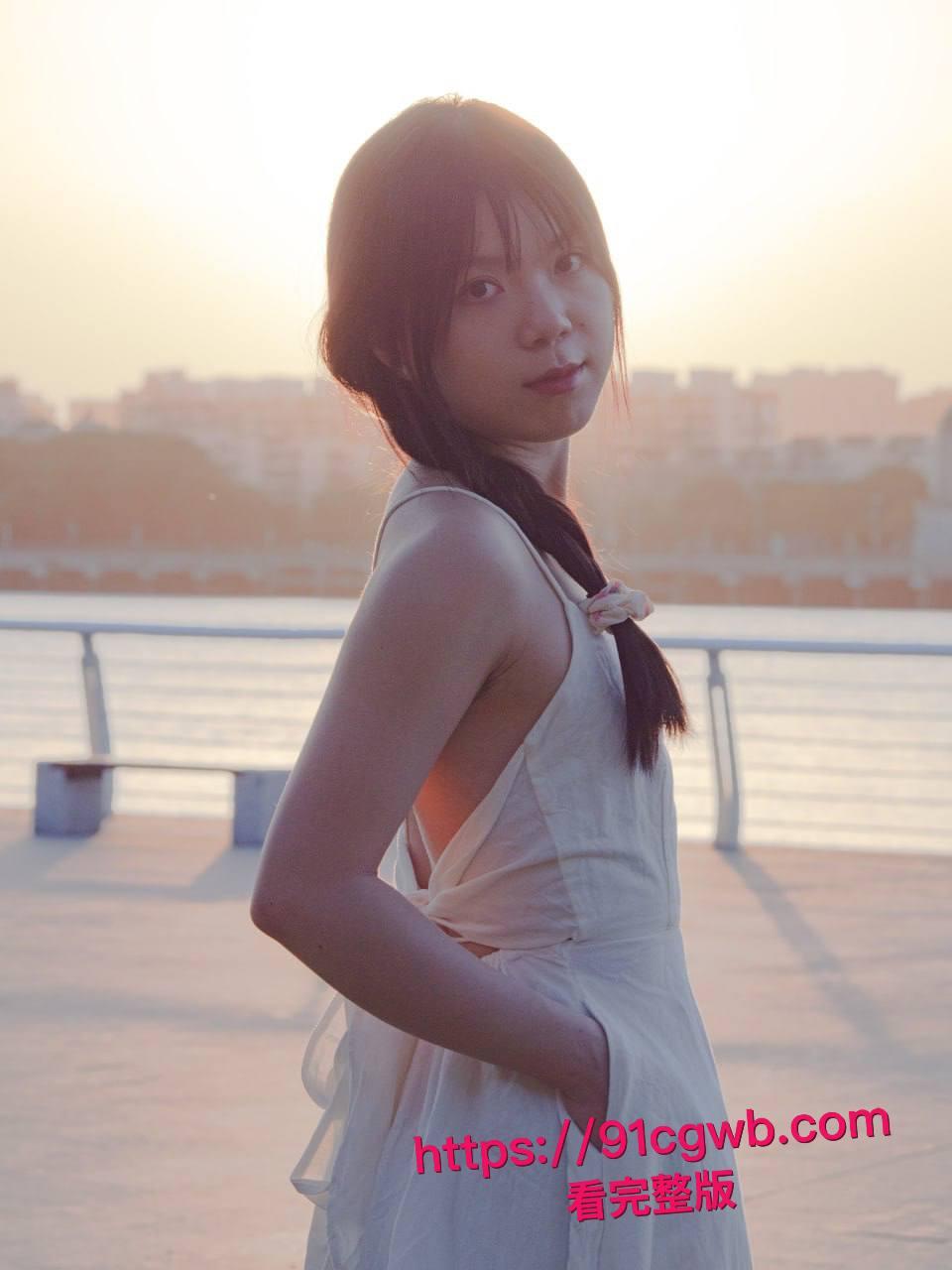 中国美术学院清纯学妹苏雨桐不雅视频流出：在男友调教下变身骚货，黑丝足交口爆后入狂干嫩穴高潮喷汁-7