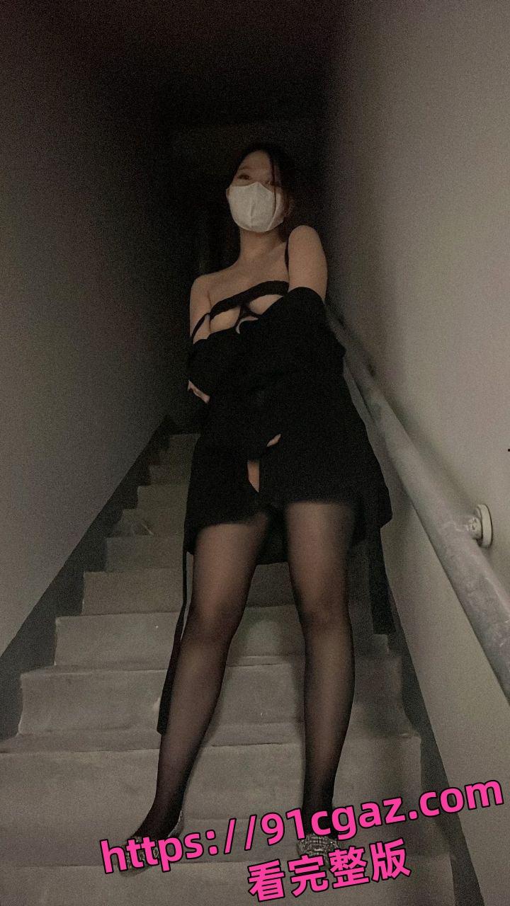 抖音红人裴南玮被男友安排与榜一大哥线下真人多P-3