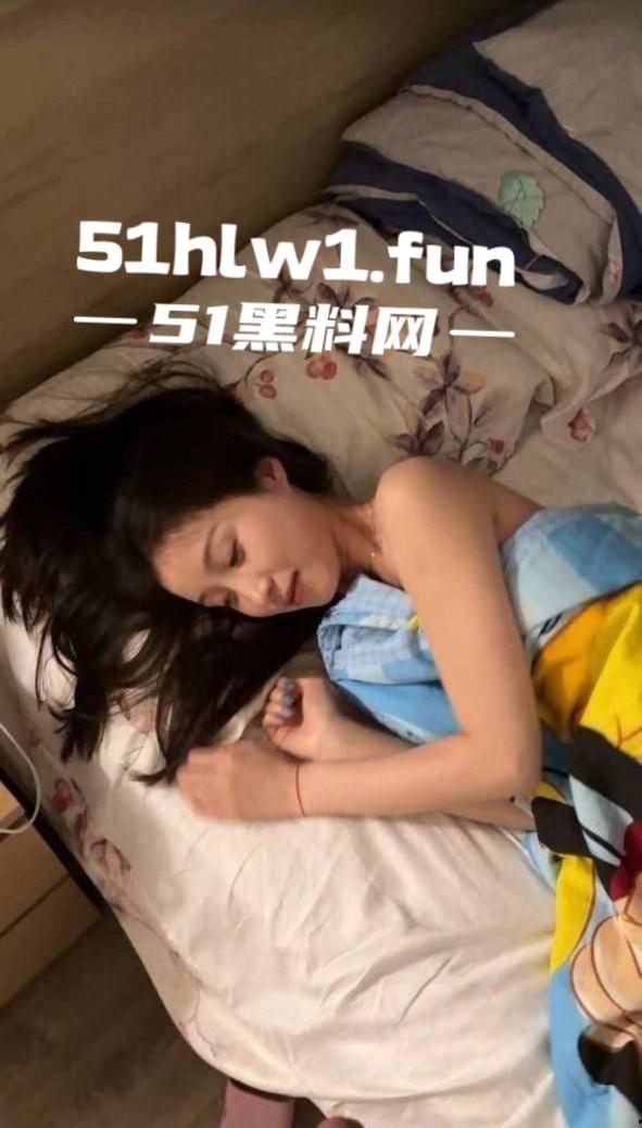 哈尔滨超高颜值气质美少女【宋婷】年度最佳反差婊被曝光男友性爱合集9分34秒完整版-4