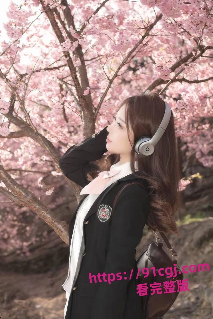 四川美术学院 苏韵雯 做爱视频泄密 舔逼淫水狂流 要哥哥大肉棒操操-3