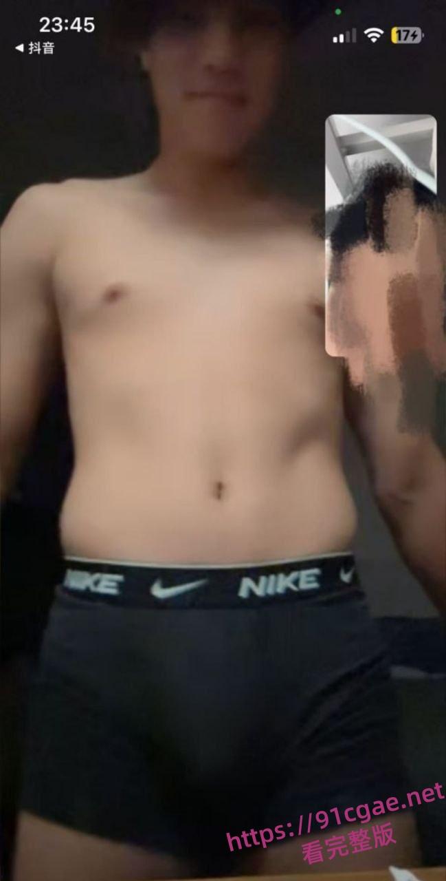 足球天才泰迪少年詹景源丑闻曝光 改年龄欺骗少女感情 网传出轨32岁空姐5P？-8