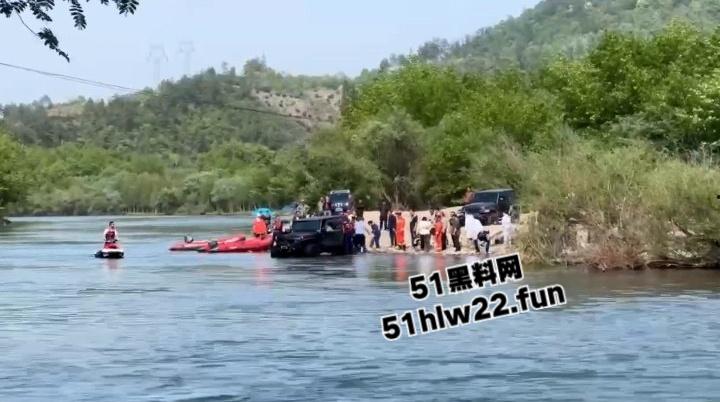 浙江台州装逼男开越野带俩美女护士，横跨溪滩被困致俩美女双双死亡，自己侥幸脱险无恙。-2