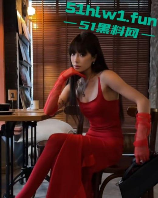 混血网红【EunHa】堕落日记，被金主批穿后直接放飞，骚到明码标价，一对一私密视频看逼验货！-2