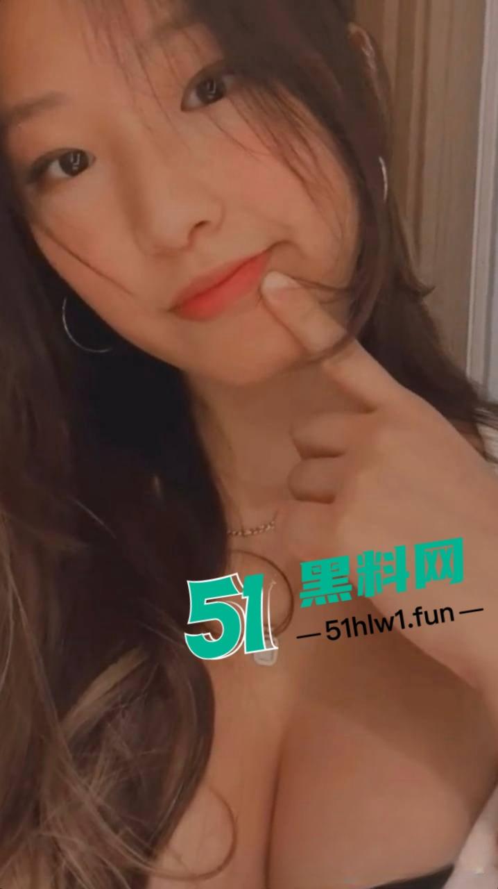 北美留学圈第一骚母狗【陈晞文】露奶露逼勾男同学，沉迷黑人大鸡吧抽插顶到子宫嗷嗷叫！-8