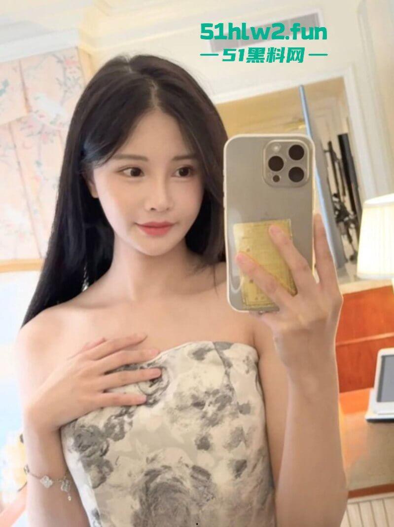 小红书【Chanel】95后UCR女网红竟是外围上岸！天价卖逼费高达5W美金，这逼是镶金边了吗？-2