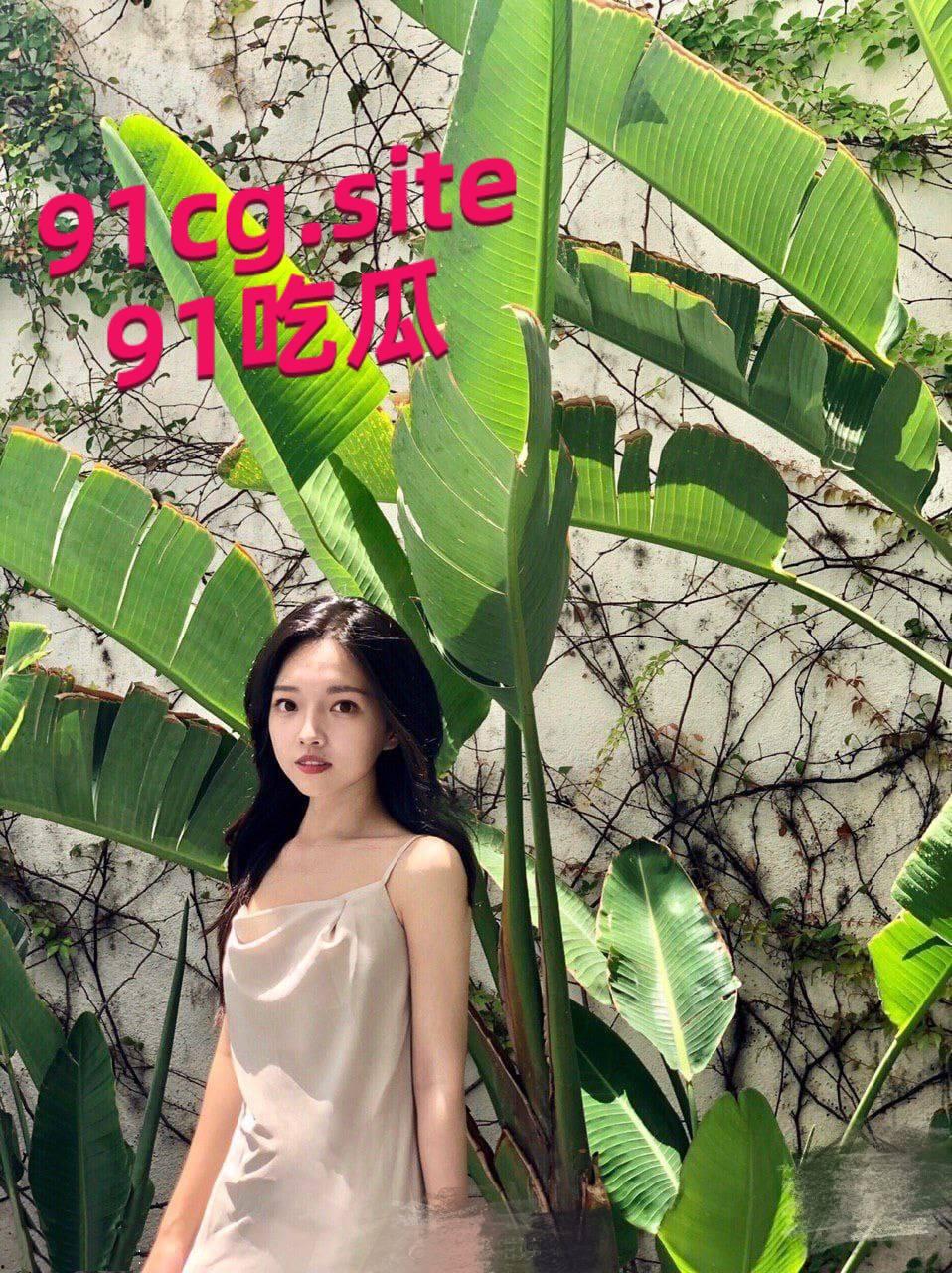 来自加拿大的极品留学生李天宜，微博昵称“梨甜姨”，是个高颜值的小可爱-4