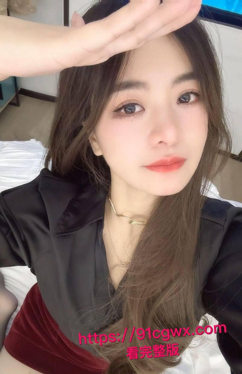 深圳懿德轩76号肥臀女神上手榨精狂欢！后入翘臀猛撞骚穴汁水横飞，女上骑乘鸡巴吸干精液私密视频全网狂转！-3