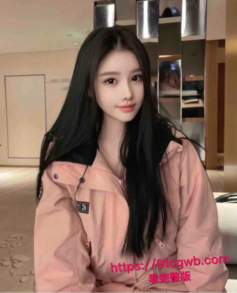 昆明理工大学系花李梦静家中最新私密视频泄密：跪地深喉吸吮肉棒口爆吞精，床上无套爆操骚穴激情颜射！-8