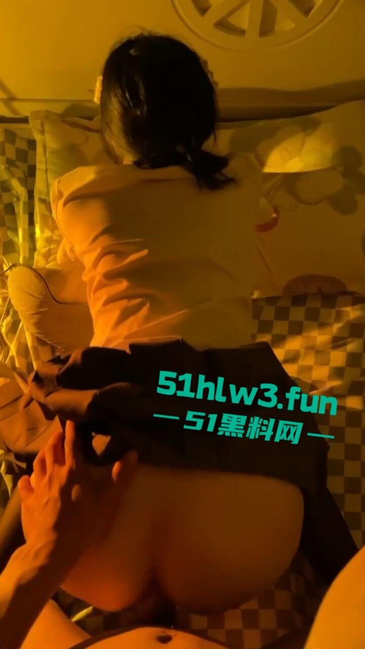 超性感大眼妹【刘亦欣】可爱颜值长腿反差婊，萝莉脸御姐身性感尤物修长美腿超诱人，做爱私拍被渣男流出。-8