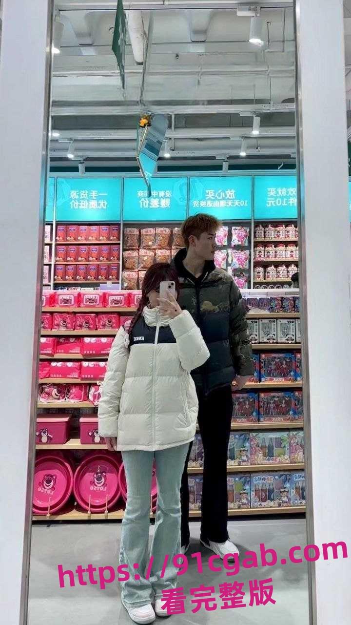 商丘学院朱雨佳大二背着男友卖给中年大叔 全露脸实锤！-2