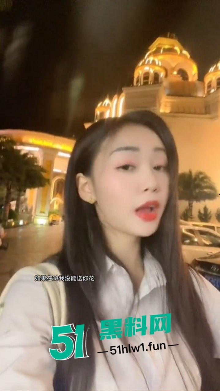 缅甸夜市成了小姐姐秀场，白天工装逛逛大街 晚上穿吊带撩遍全场！-2