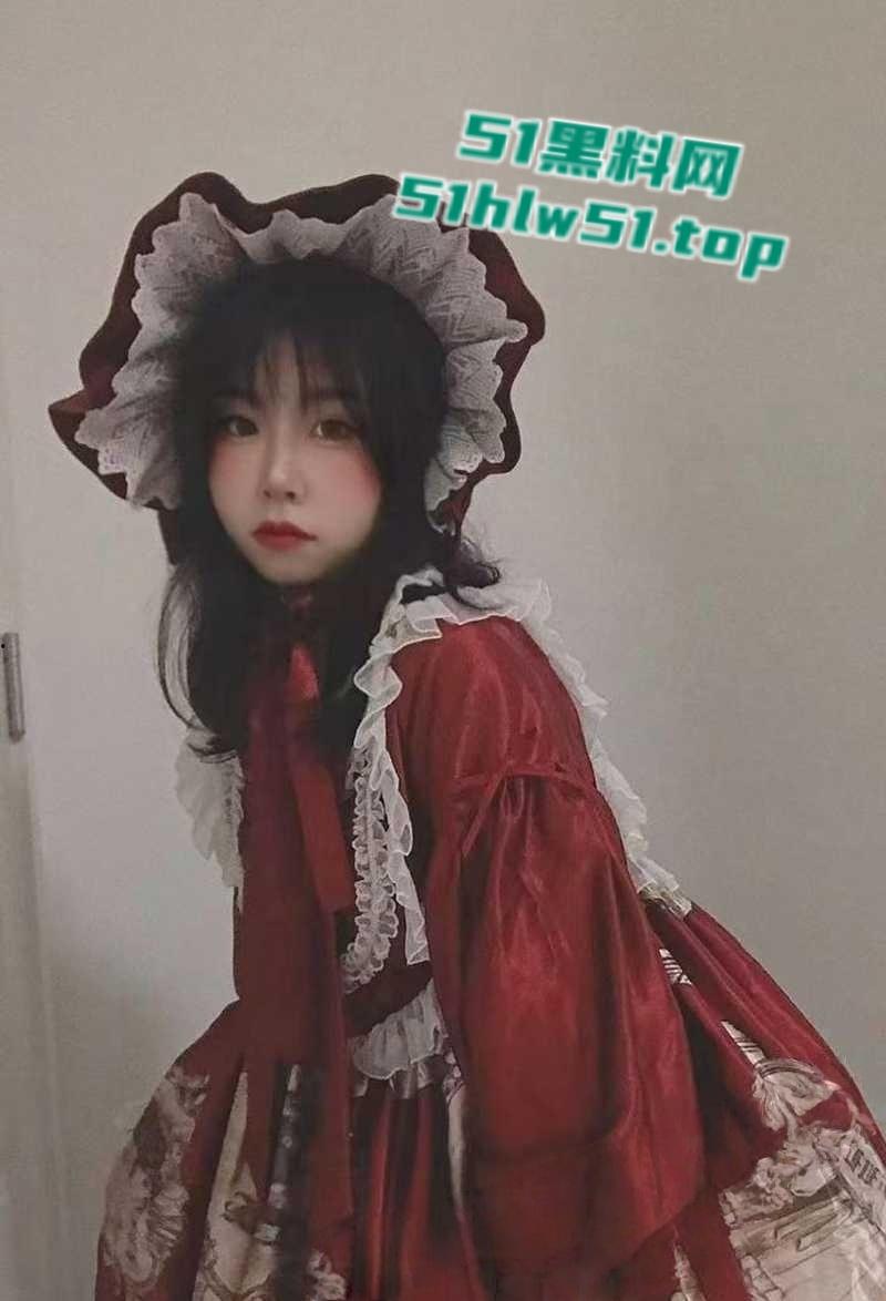 贵阳甜妹【李成乔】不雅视频流出，C杯骚女被炮友无套爆操，多毛蝴蝶逼淫水狂流！-2