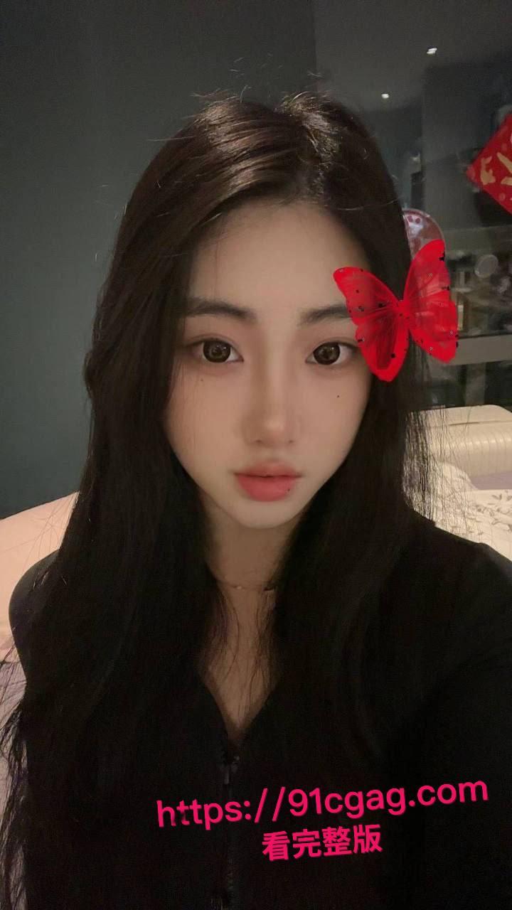 高颜值素颜女神跪舔认主变极品母狗 情侣私拍泄密无滤镜露脸 深喉口爆多姿势猛操骚穴内射狂欢全记录！-1