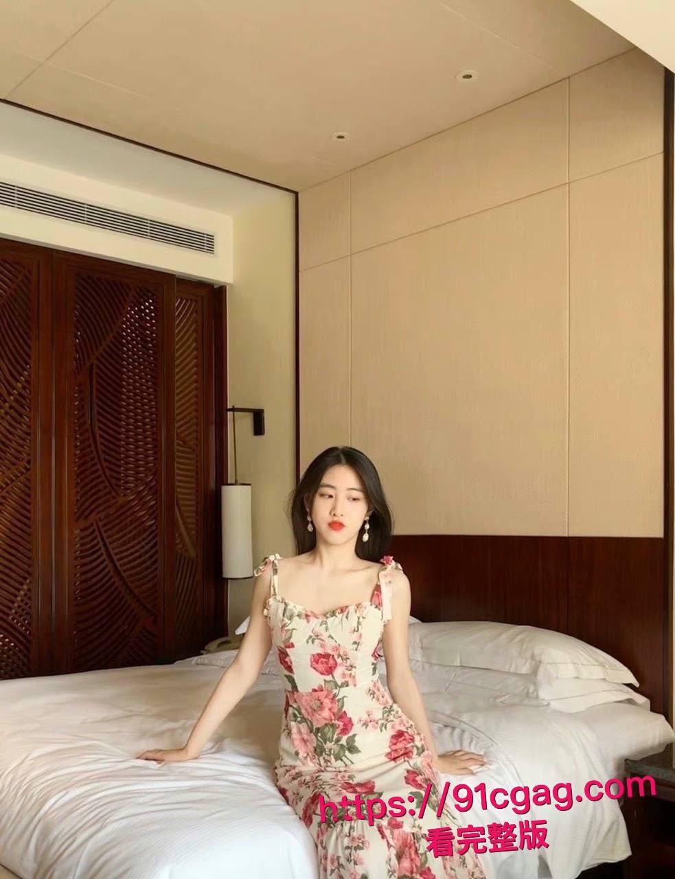 高颜值素颜女神跪舔认主变极品母狗 情侣私拍泄密无滤镜露脸 深喉口爆多姿势猛操骚穴内射狂欢全记录！-7