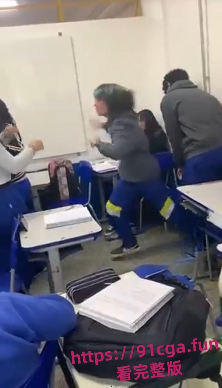 遭校园暴力最解气案例！巴西小伙多次被殴打 忍无可忍枪杀施暴同学！#暴力#学生#校园霸凌-4