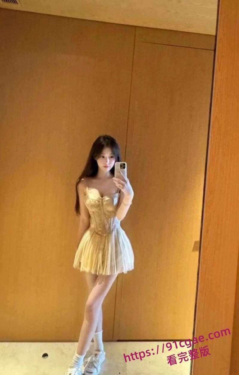 女性按摩店的隐藏服务，小仙女微信群大尺度聊天 男技师2000元手活高潮不断-2