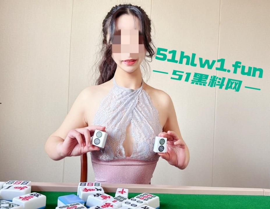 真实3P带着自己老婆和海友一起先吞精再内射，带着极品老婆沉浸式体验3P的暴力美学。-4