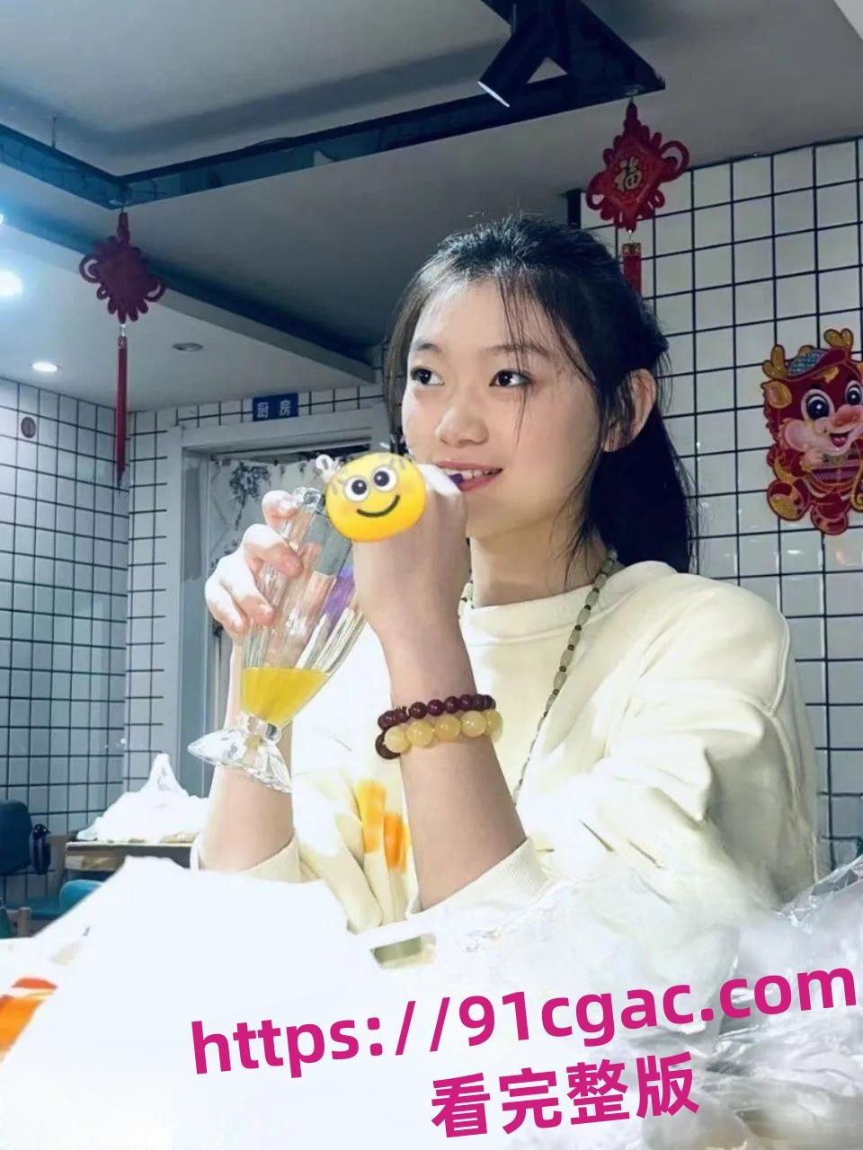 沈阳师范舞蹈系校花私生活泄密！清纯外表暗藏淫荡，诱惑至极！-6