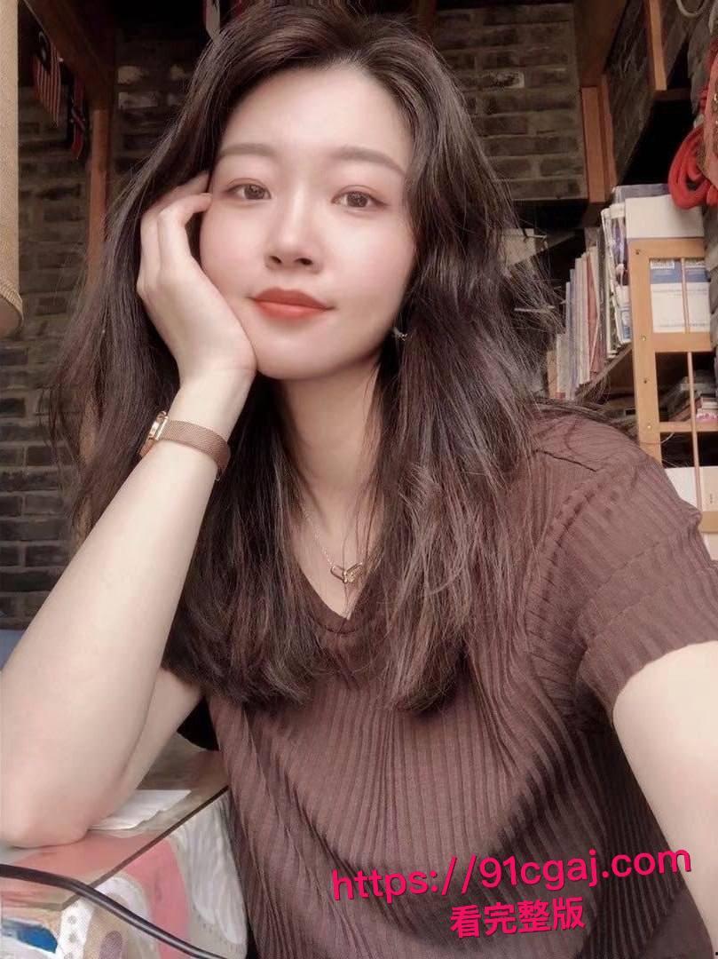 极品人妻章雅晴同学会后勾搭初恋直奔酒店，浪叫喷水操到腿软，视频竟被渣男贱卖换钱！-4