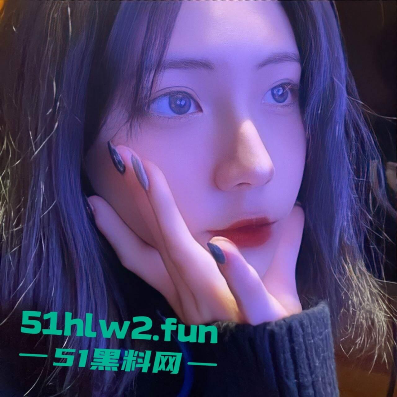 上海戏剧学院系花【王欣彤】绝美颜值学生妹，高挑御姐身材逆天长腿加粉嫩小穴全裸自慰勾引金主求包养。-3