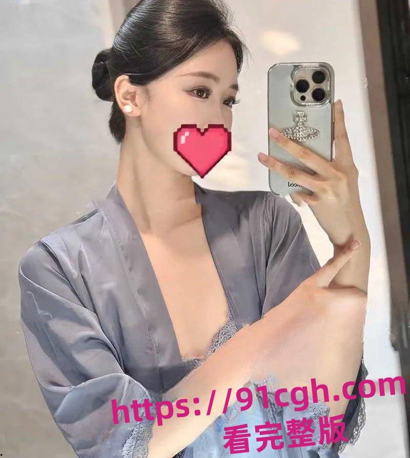 海南航空骚逼 海航阮姐 粉丝接机撕开丝袜被揉捏着阴蒂 抽插着小穴-4