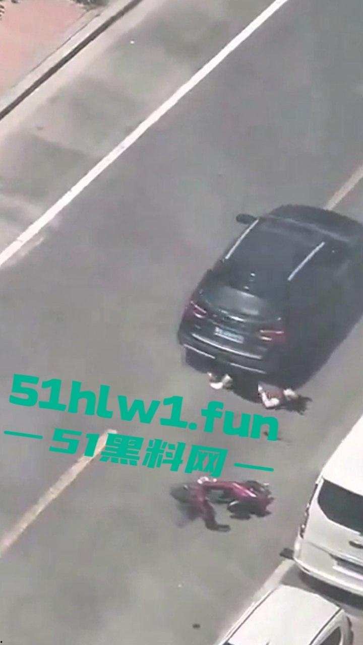 山东东营市变态渣男，开车将妻子撞倒后，反复碾压至其死亡，目前已被警方抓捕，估计是要死刑了！-1