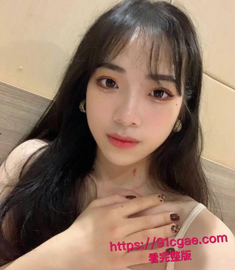 吉林舞蹈学院程念双练功房被学长扯破黑丝狂操 传统体位转后入 抠穴潮喷浪叫不断！-1