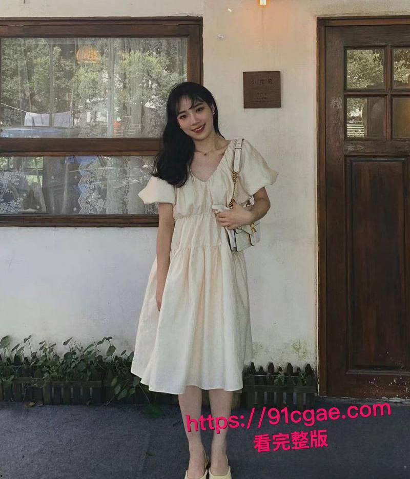 吉林舞蹈学院程念双练功房被学长扯破黑丝狂操 传统体位转后入 抠穴潮喷浪叫不断！-3