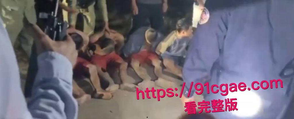 黑衣大嫂一人一枪为爱冲锋 单枪匹马勇闯法场救男人情深意重轰动全网！-6