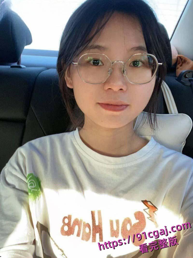 南京财经大学钟伟婷背着男友出轨富二代 被多次内射还为其打胎 露脸口交反差至极！-1