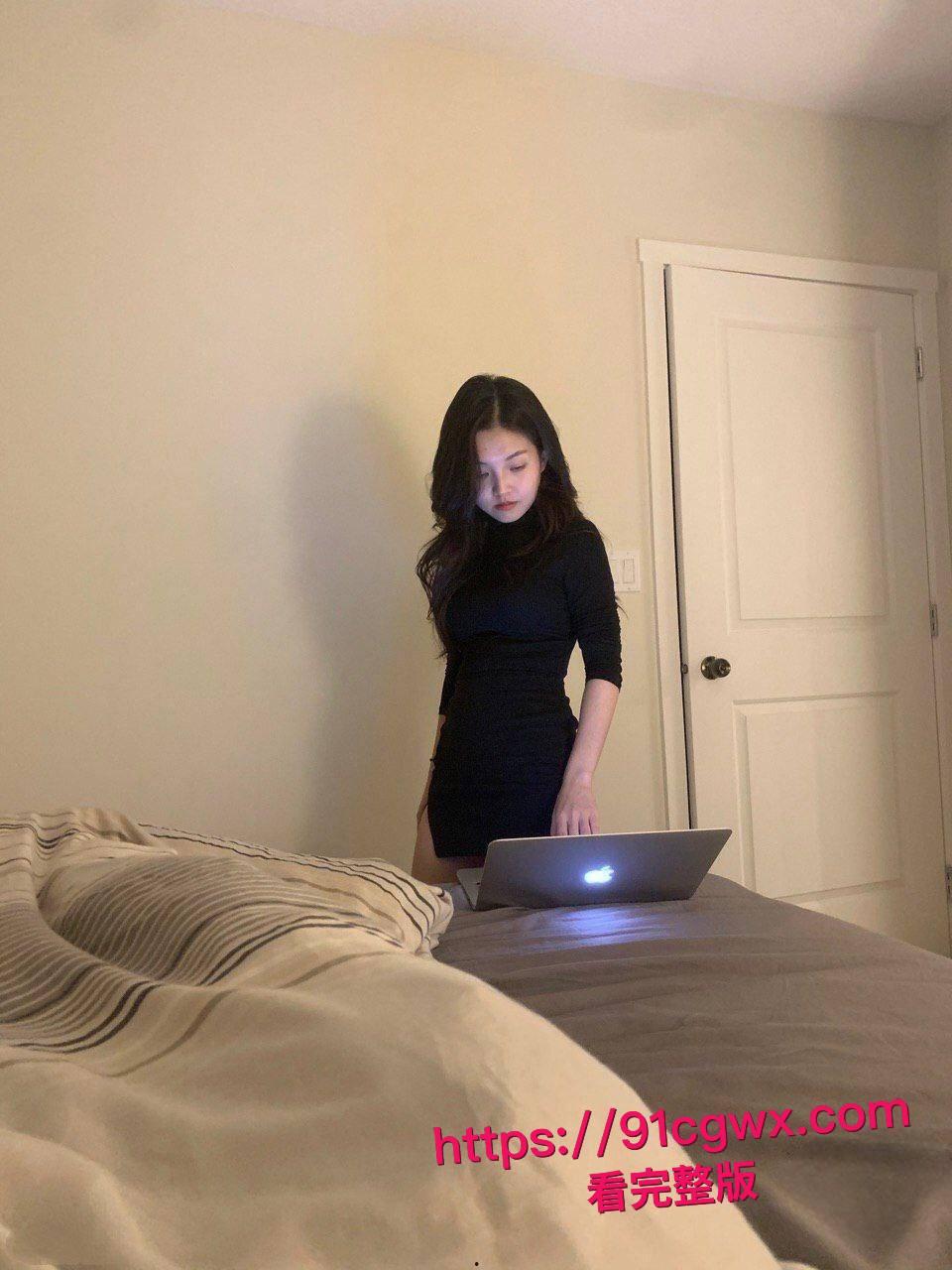 加拿大甜妹李天宜留学变小母狗：跪舔大鸡巴无套内射视频流出，骚穴高潮浪叫放荡夜全记录-6