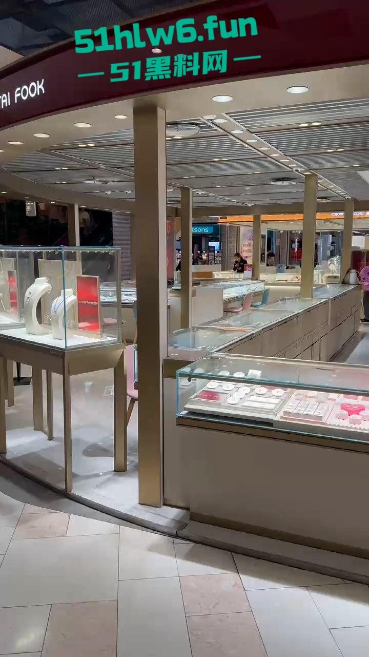 北京丰台区【牛逼哥】光天化日抢劫周大福，明目张胆自己送进去吃牢饭 这下有编制工作了！-5