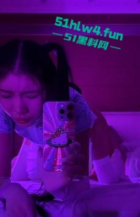 中国传媒学院准校花【抖音美少女】清纯型美女，穿性感黑丝激情啪啪视频遭流出。-7