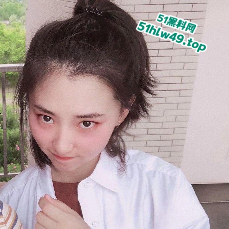 怀化中学语文老师【吕妍菲】学生心中的温柔女神竟私下狂野无边，化身欲望的尤物，疯狂约炮床上吮吸娇喘不止。-5