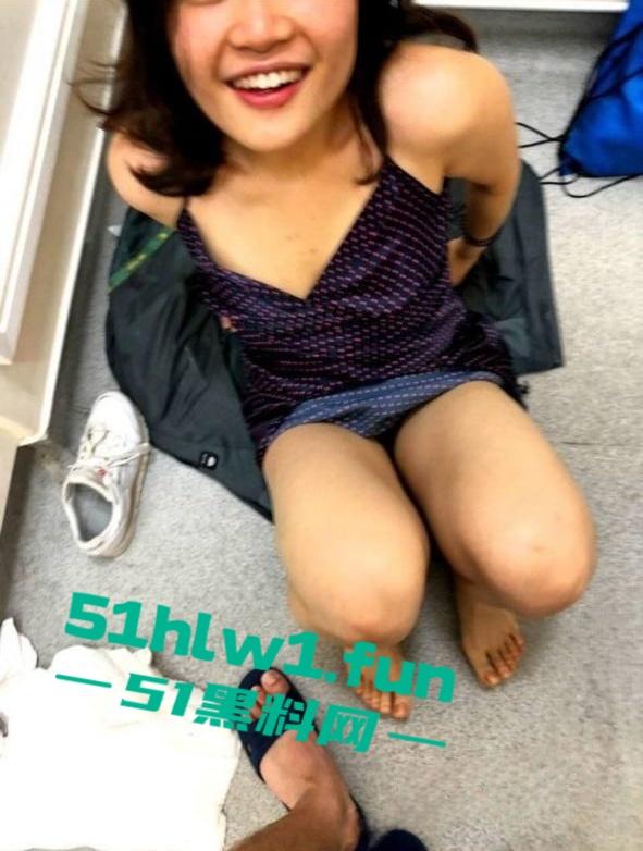 分享河北廊坊极品人妻超真实眼镜反差婊床上笑容春光灿烂，极致的骚妻的性福时光。-9