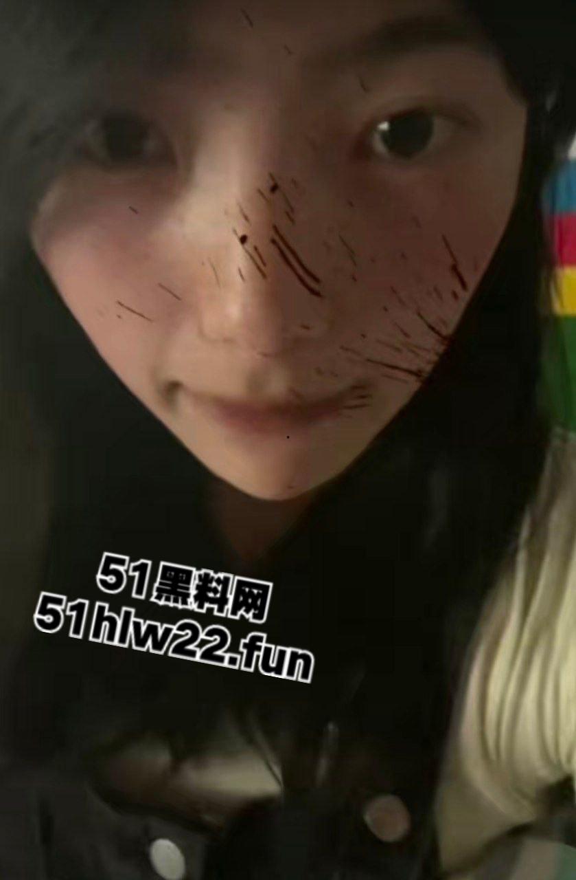 瓜友网聊西藏清纯妹，大眼撩人身材一流被网友拿裸照威胁，背着男友自慰裸聊实在太刺激了。-13