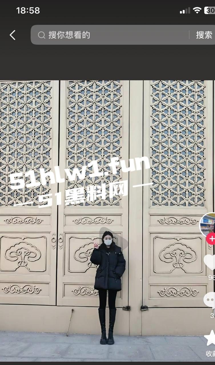 德州庆云县侯双婷，教育机构补课老师，身材高挑腿长逆天，兴趣超强的反差御姐，自拍勾引视频流出！-12