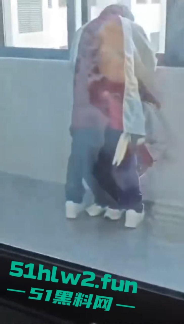 江苏淮阴中专教室走廊变活春宫！学生狗男女当众表演口交，偷拍视频疯传，学校沦为龟狗乐园！-5
