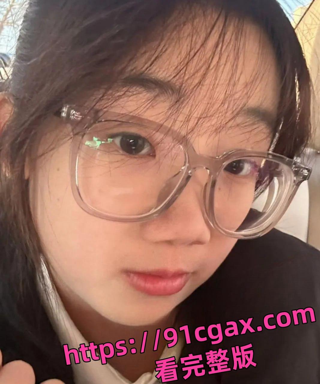 热恋期情侣出租房性爱视频流出！女友女上位白嫩奶子多毛嫩穴被猛插！-4